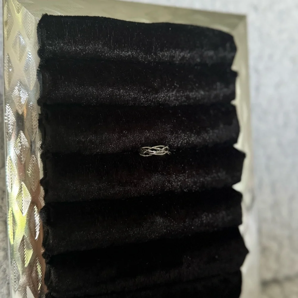 Silver Ring! - Picture 2 of 4